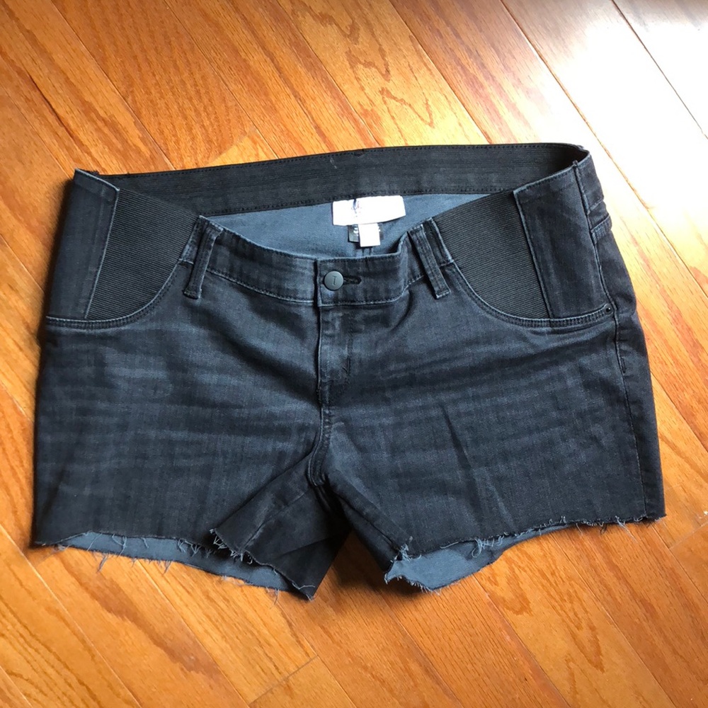 Maternity shorts